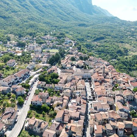 Casa Sarlo Aparthotel Petina Bagian luar foto