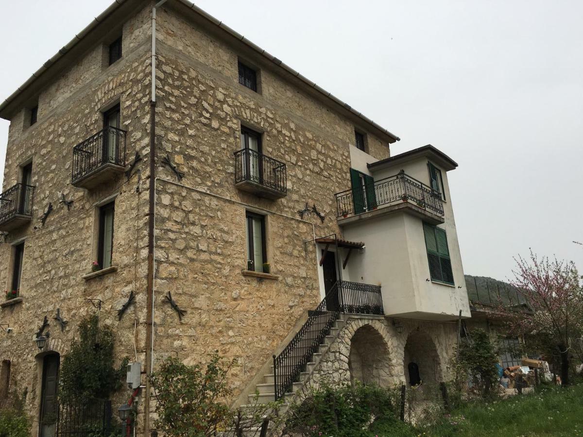 Casa Sarlo Aparthotel Petina Bagian luar foto